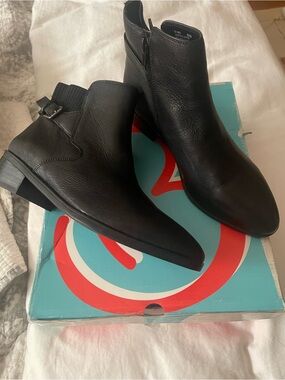 Bella vita all leather Beatrice black low heel bootie nib 8 N